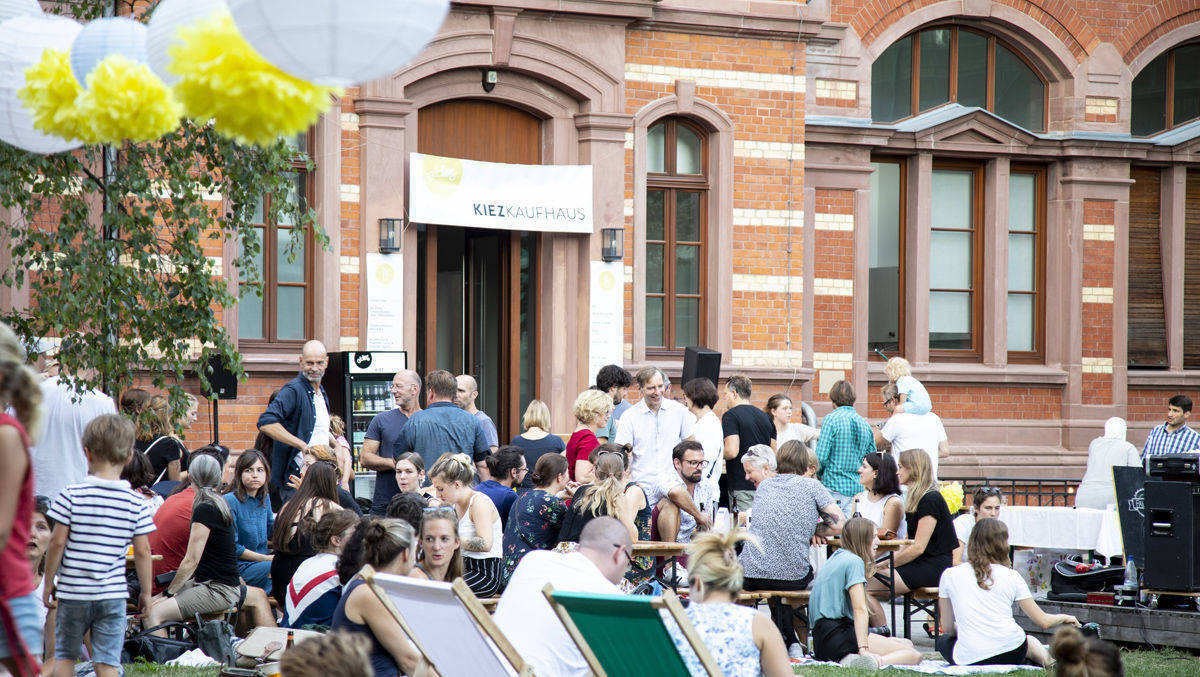 Sommerfest mit Kiez-Kaufhaus.