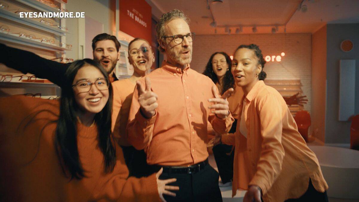 Keine versteckten Kosten - das möchte Eyes + More jetzt mit einem Fernsehspot deutlich machen.