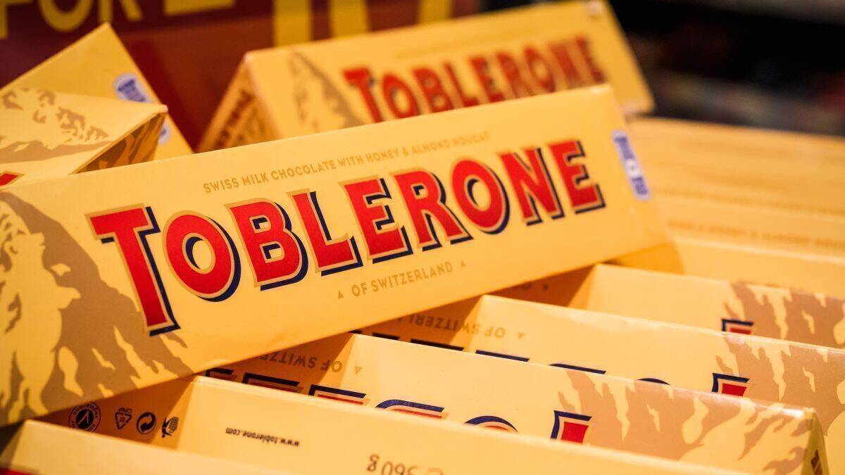 Alter Schriftzug "of Switzerland". Bald heißt es "established in Switzerland":