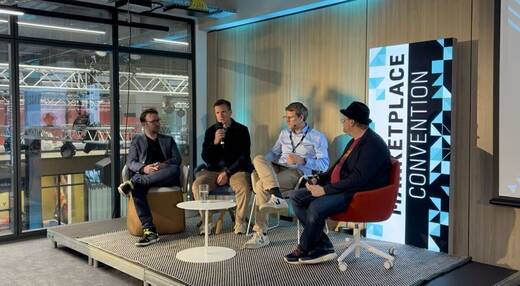 Die Marktplatz-Welt steht vor der größten Transformation seit dem Aufstieg von Amazon. Panel-Diskussion auf der Marketplace Convention 2025. (Von links nach rechts: Paul Krauss von TeamOne, Hendrik Reuter von Olymp und Daniel Marschollek von Nestlé).