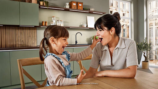 KI möbelt statische Katalogbilder im neuen Werbespot von Nobilia auf.