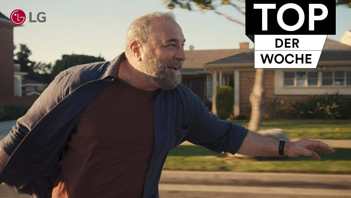 Mit einem Lächeln über den Asphalt.