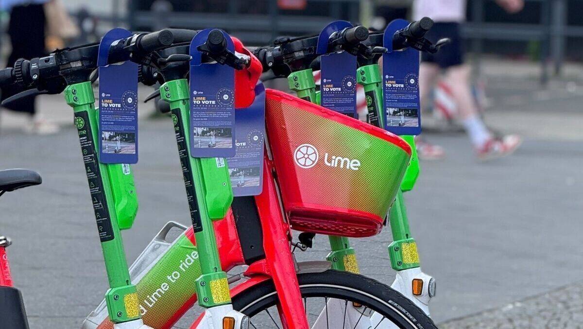 Auf zur Wahl – mit Scootern von Lime.