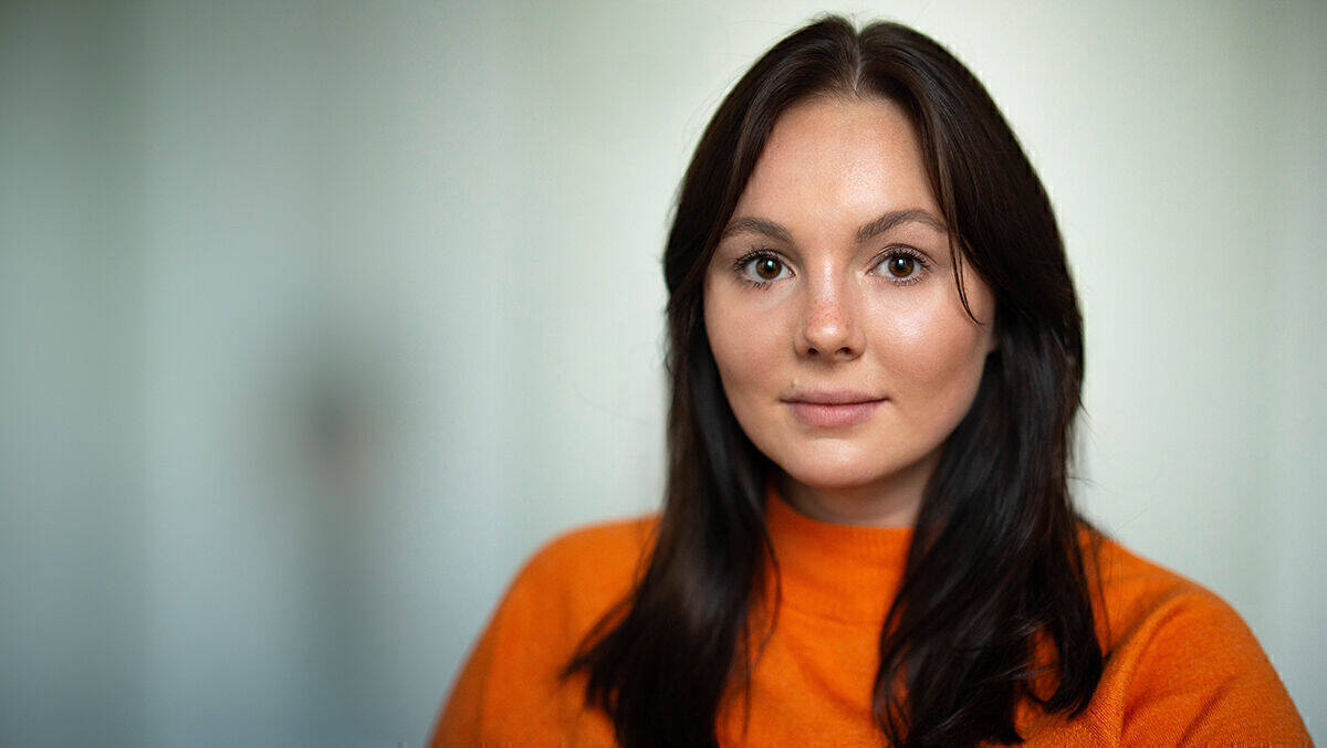 Carolin Rziha, W&V Top U33, ist Senior Global Brand Creative bei Ritter Sport. Sie sagt: „KI hat uns definitiv effizienter und schneller gemacht!“ Darüber spricht sie auch beim W&V Summit am 19./20. März 2025 in München.