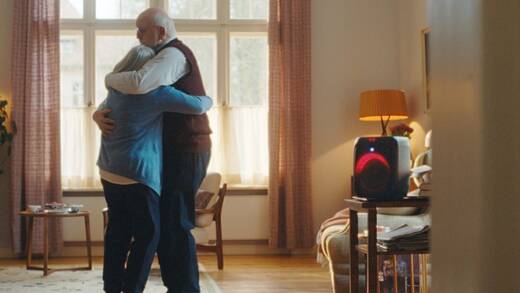 Inniger Moment - und Mediamarkt-Saturn hilft dabei, ihn zu genießen. 