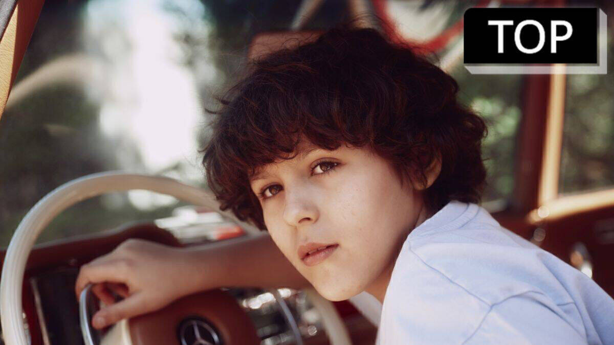 Schon in jungen Jahren von Mercedes begeistert.