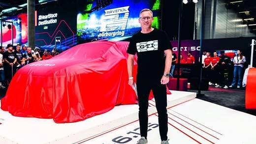 Seit Juli 2022 leitet Jens Katemann die Markenkommunikation von Volkswagen Pkw. Zusätzlich ist er für die Kommunikation der Markengruppe Volumen verantwortlich. Dazu gehören die Marken Volkswagen Pkw, Seat/Cupra, Škoda und Volkswagen Nutzfahrzeuge. Der gelernte Wirtschaftsjournalist und frühere Chefredakteur der Fachzeitschrift „auto, motor und sport“ war vor seiner aktuellen Aufgabe Kommunikationsleiter von Škoda.