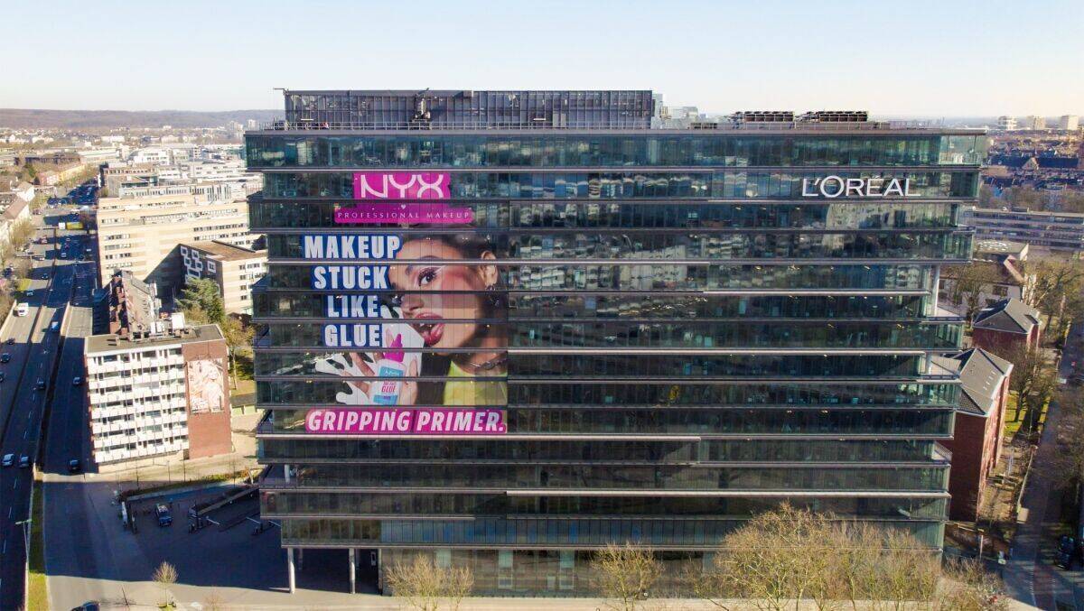 L'Oréal macht seine Deutschlandzentrale zur riesigen Werbefläche