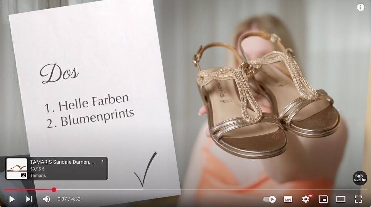 Wenn die Schuhe vorgestellt werden, können über eine kleine Einblendung unten links die Betrachter:innen direkt ins Webshop geführt werden.