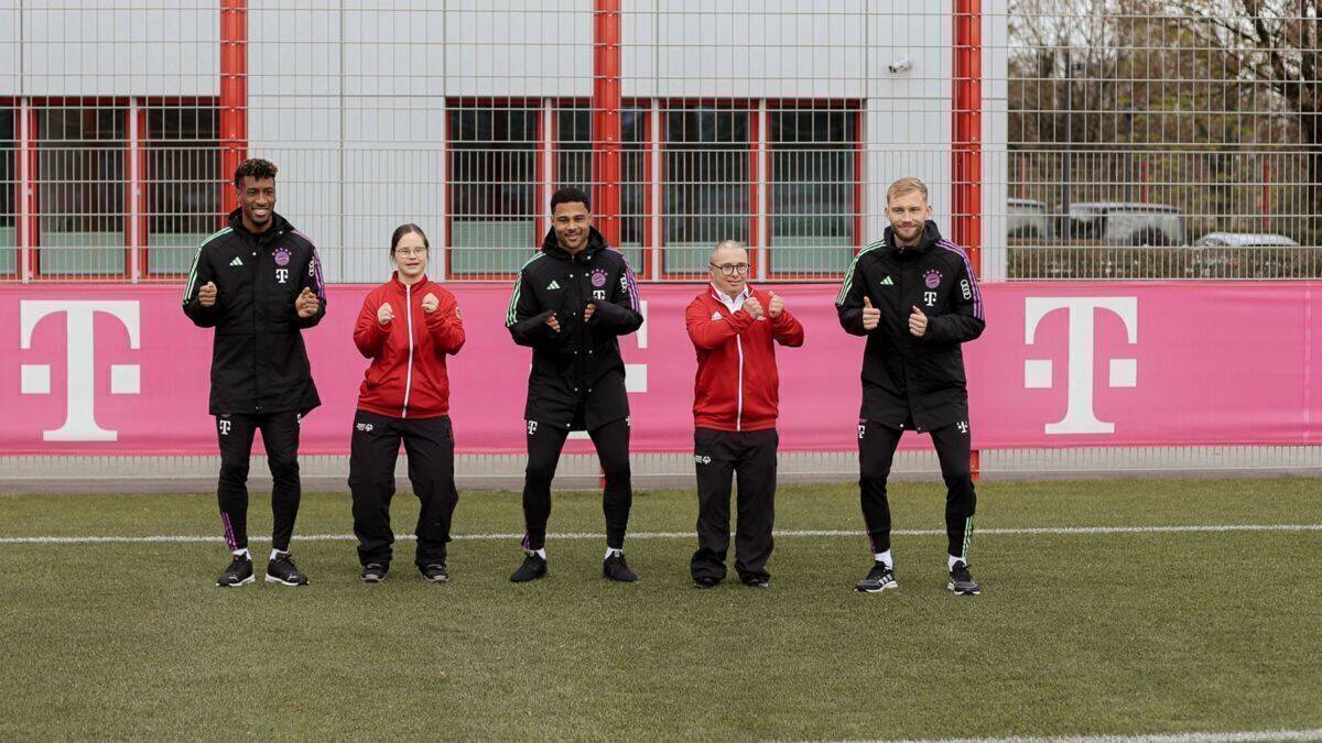 Patricia Schramm und Daniel Pausch beim FC Bayern zu Gast.