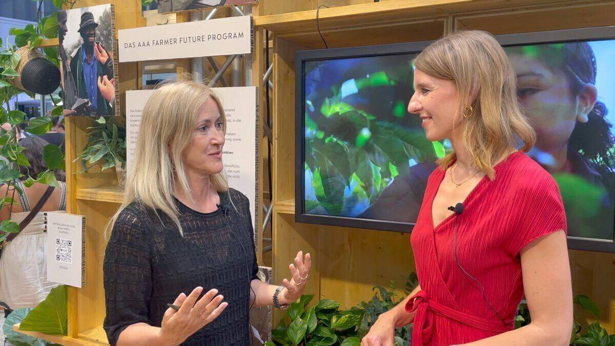 Claudia Memminger (li.) im Gespräch mit Verena Gründel