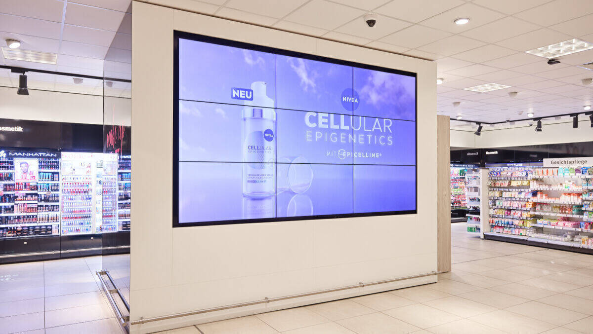 VideoWalls Rossmann: Ab sofort programmatisch buchbar.