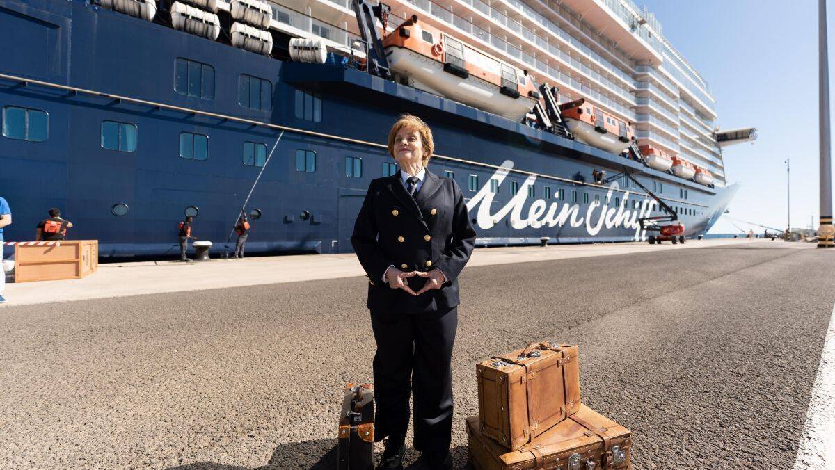 Miss Merkel geht an Bord - das Schiff spielt ebenfalls eine Hauptrolle.