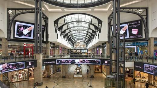 The Halo: Aufmerksamkeitsstarker Werbe-Mittelpunkt im Westfield Centro Oberhausen.
