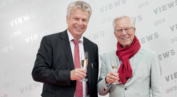 Oberbürgermeister Jürgen Kessing und BSS-Gründer Heinz D. Sachse (r.).