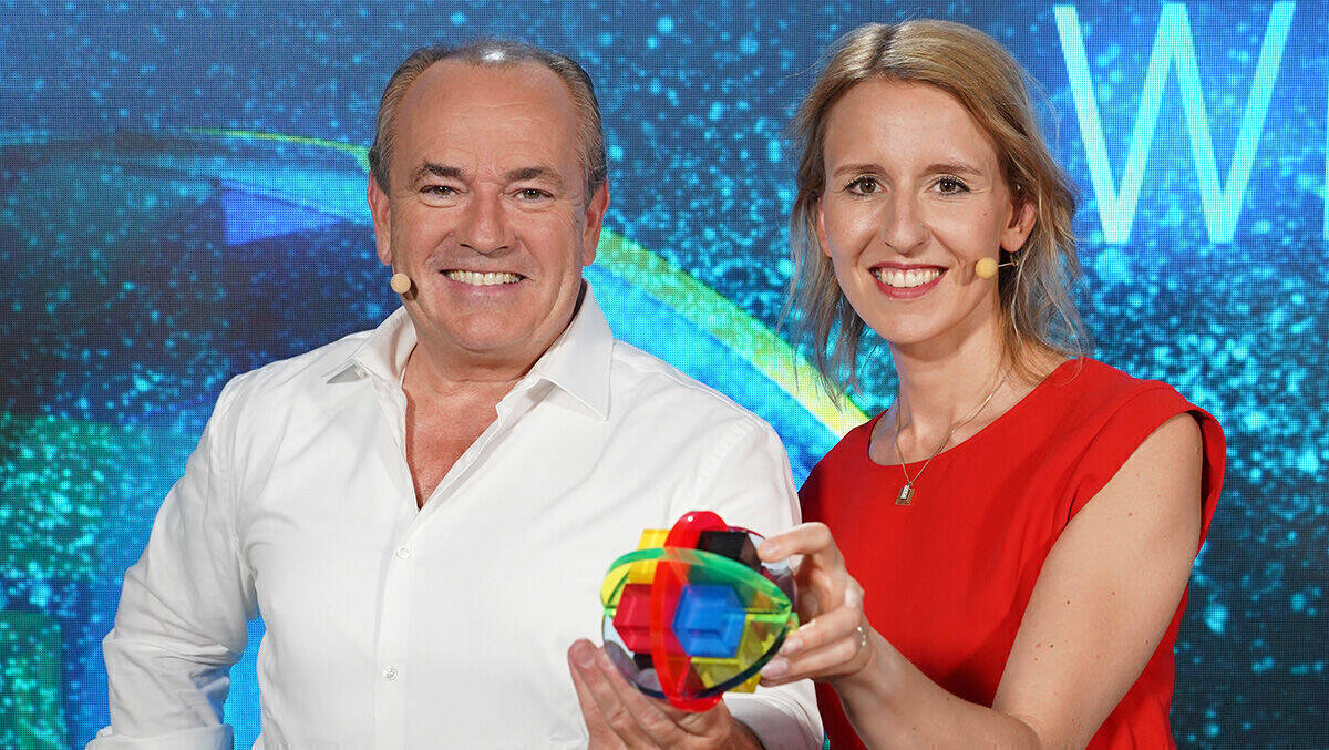 Verena Gründel, Chefredakteurin W&V, und Wolfram Kons von RTL führten durch die Show.