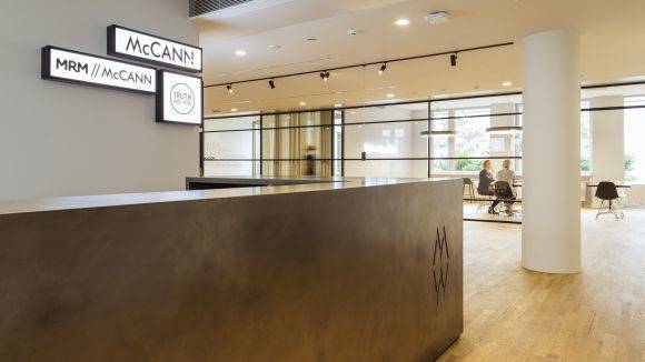 Der Eingangsbereich von McCann in Düsseldorf.