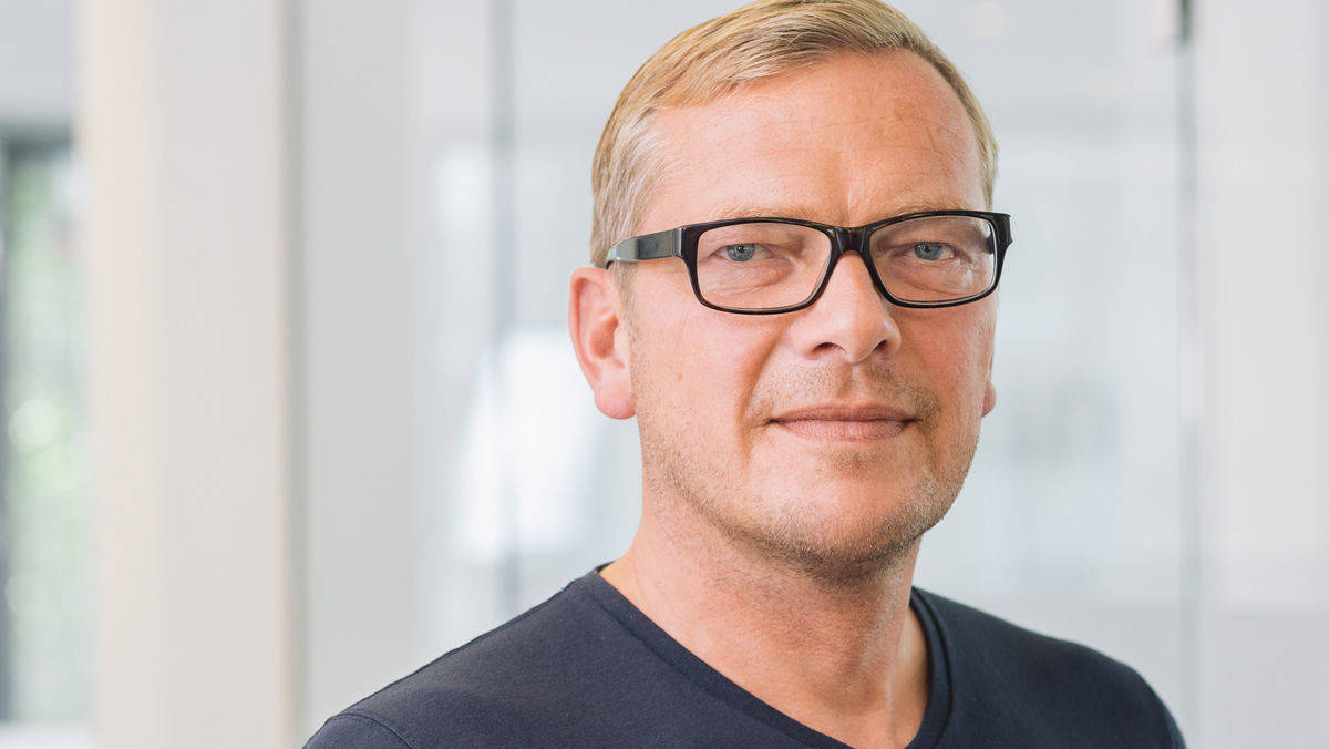 Mirko Kaminski ist Gründer und CEO der Agentur Achtung. Bis vor Kurzem war er als Video-Reporter für W&V im Einsatz.