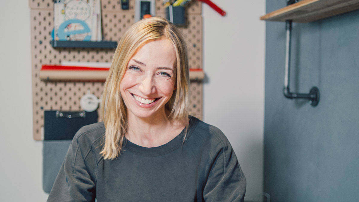 Elbkind mit Werkbank.