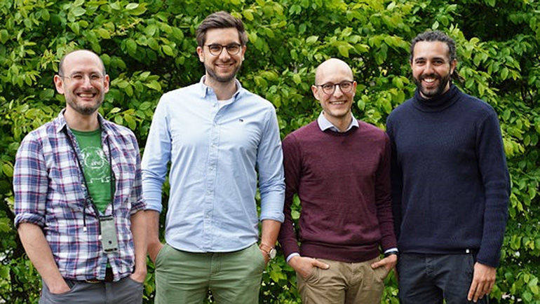 Die Adference Geschäftsführung Stefan Kleine Stegemann, Christian Borck, Florian Nottorf mit About-You-Co-CEO Tarek Müller (v.l.)