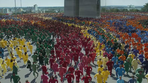 Farbenrausch im Apple-Spot.