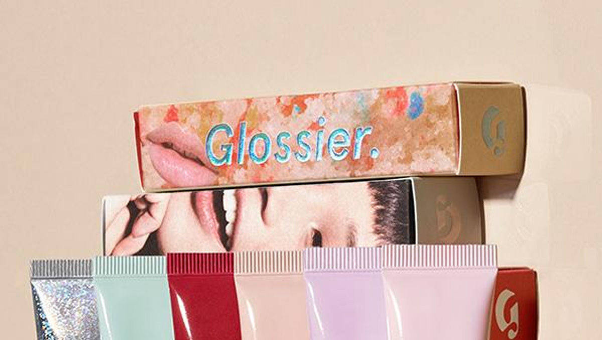 Das erste Produkt von Glossier, der Balm Dotcom, ist nach wie vor einer der Bestseller des Startups.