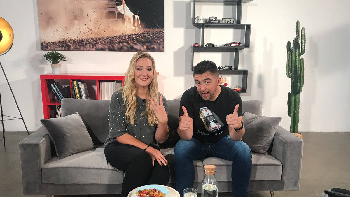 What's up, Audi: YouTuber Misha Charoudin und Connie Böhm (Audi Kommunikation) zeigen aktuelle und Zukunftsthemen.