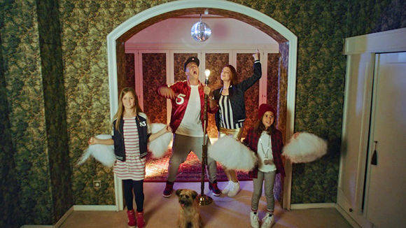 Szene aus dem aktuellen Kinospot für mehr Energieeffizienz.