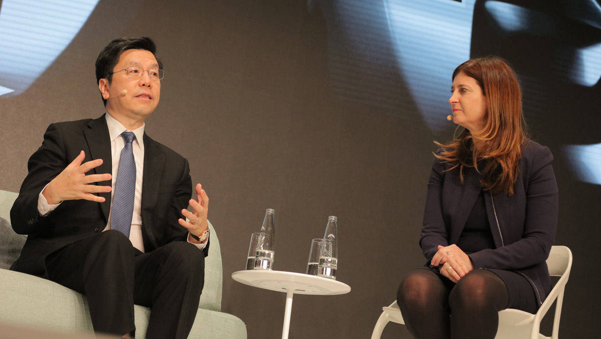 Kai-Fu Lee, Sinovation Ventures, im Gespräch mit Rebecca Blumenstein, The New York Times, beim DLD 2019 in München.