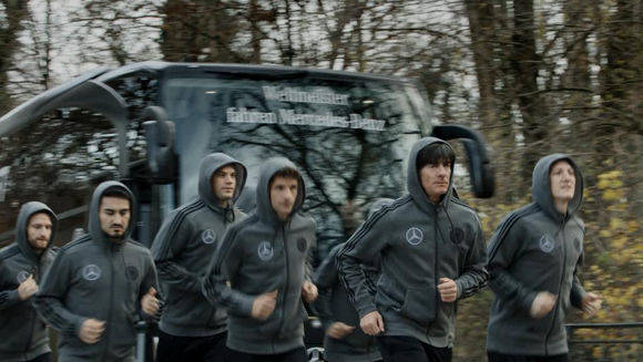 Morgenstund hat Gold im Mund - und bewirbt ein Girokonto.