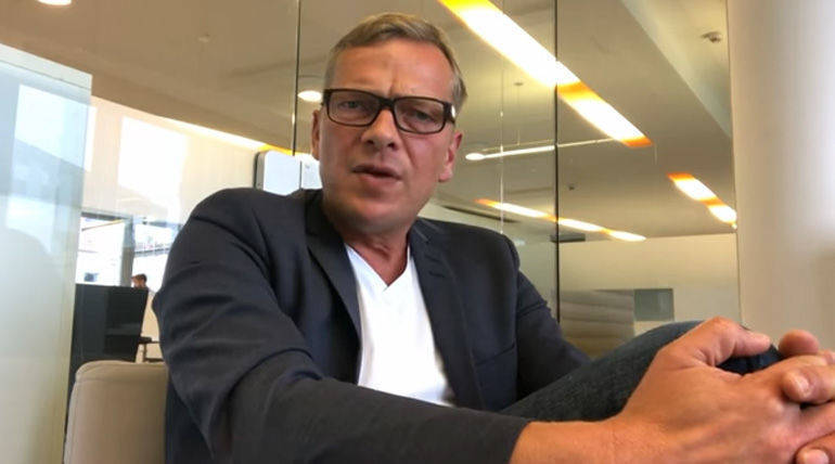 Mister Owned Media: Mirko Kaminski vertritt seine These in einem selbst produzierten Youtube-Video.