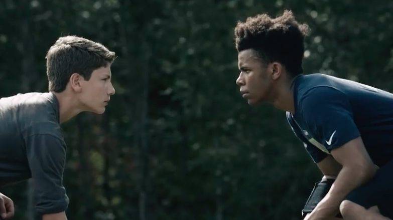 Daten-Football im Spot von Wilson.