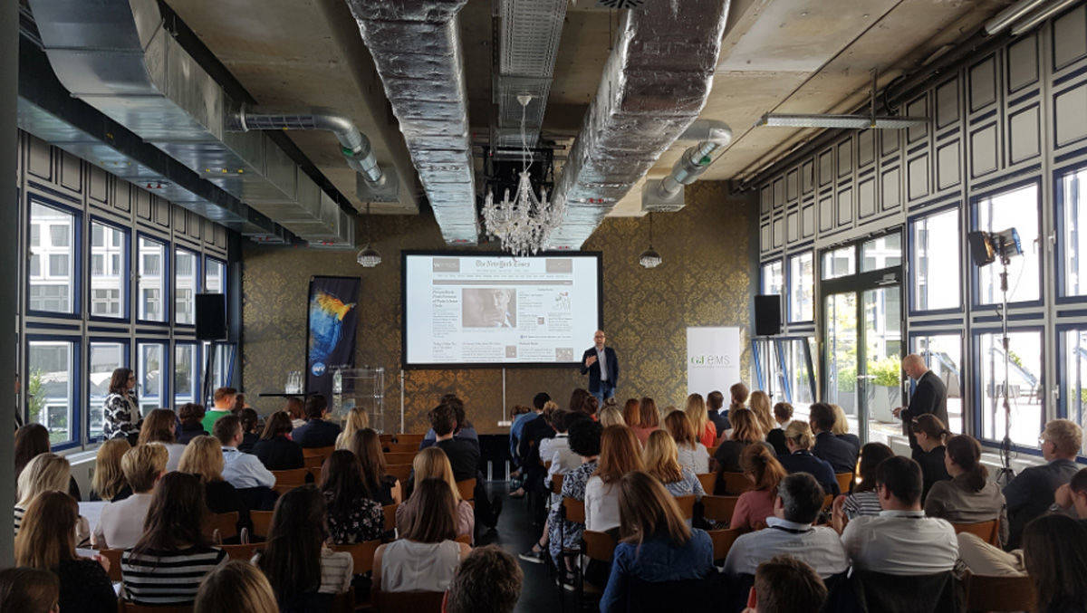 Advertising Heroes im Vortrag.