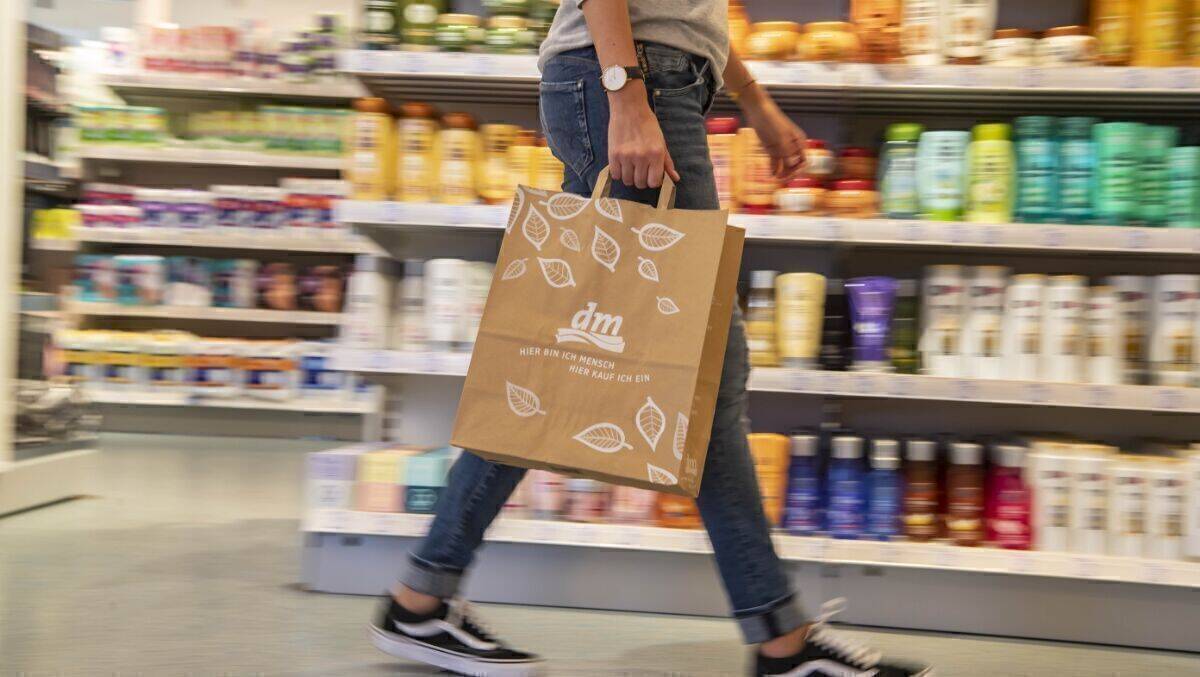Im Frühjahr soll es bei dm die ersten klimaneutralisierten Produkte geben.