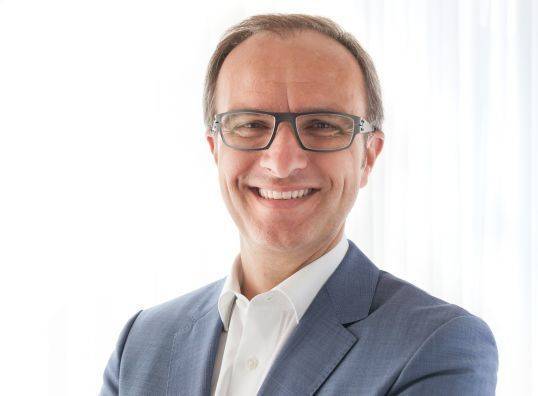 Natanael Sijanta ist Director Global Marketing Communications von Mercedes-Benz Cars.