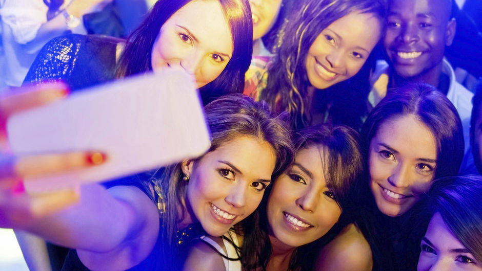 Egotech-Studie: Jedes dritte online gepostete Foto ist ein Selfie.