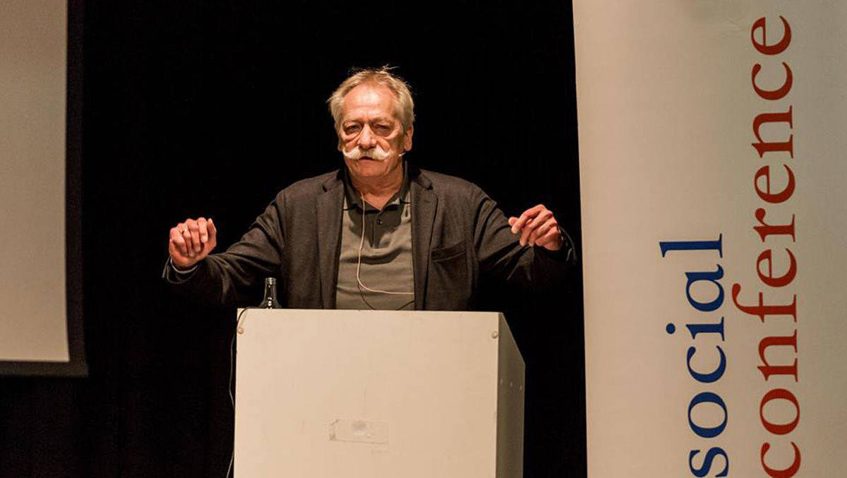 Media-Experte Thomas Koch ist auch als Kolumnist und als Redner gefragt - hier bei der Social Conference in München.