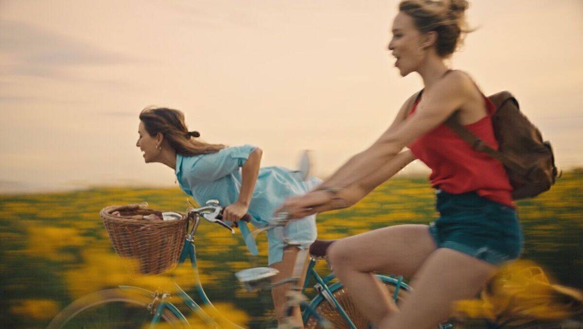 Radtour daheim statt in der Ferne - Rotkäppchen macht mit seinem Fruchtsecco Lust darauf