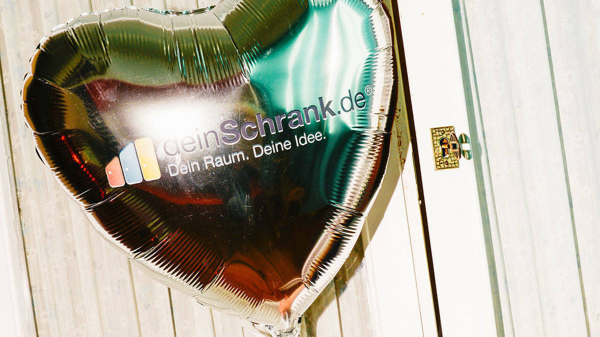 Deinschrank.de setzt auf Live-Kommunikation 