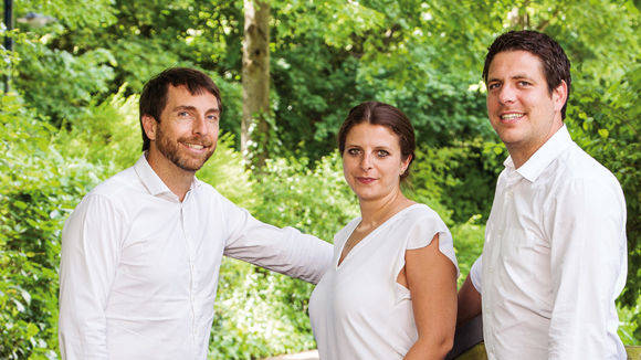 Überzeugt von Sound, die Firmenchefs Mathias, Sarah und Marcus Hevert.