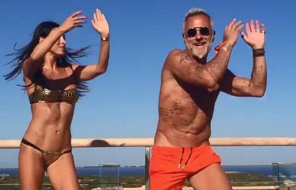 Durch seinen Hüftschwung zählt Gianluca Vacchi für uns definitiv zu den unterhaltsamsten Instagramern