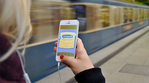 Mit dem Smartphone in der Hand zwingt die Generation Z Marketer zum Umdenken.