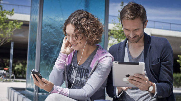 Wer bewegte Bilder sehen will, braucht dazu keine Sendeanstalten mehr. Fernsehen und Digitalangebot verschmelzen zusehends.