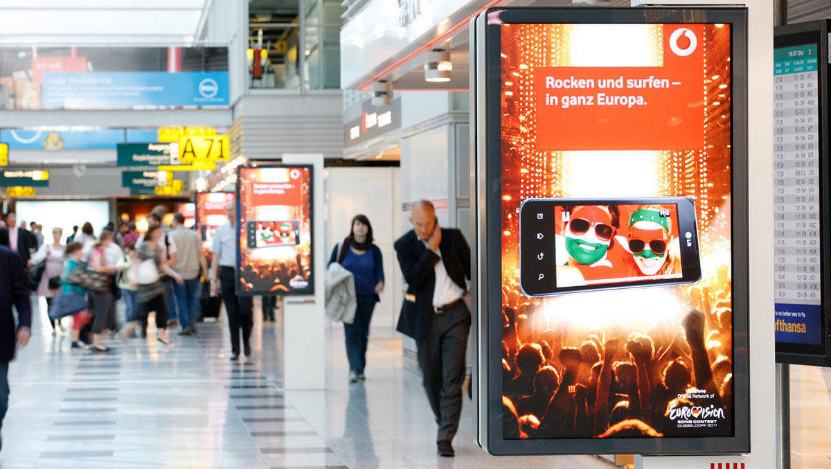 Die Wirksamkeit von digitaler Außenwerbung hat Media Analyzer untersucht.