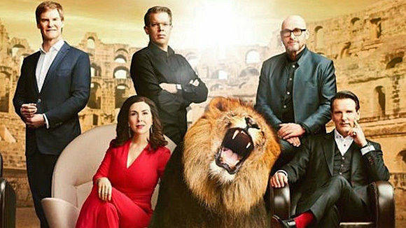 Zwei DHDL-Löwen brüllen weiter: Judith Williams und Jochen Schweizer (stehend rechts außen). 