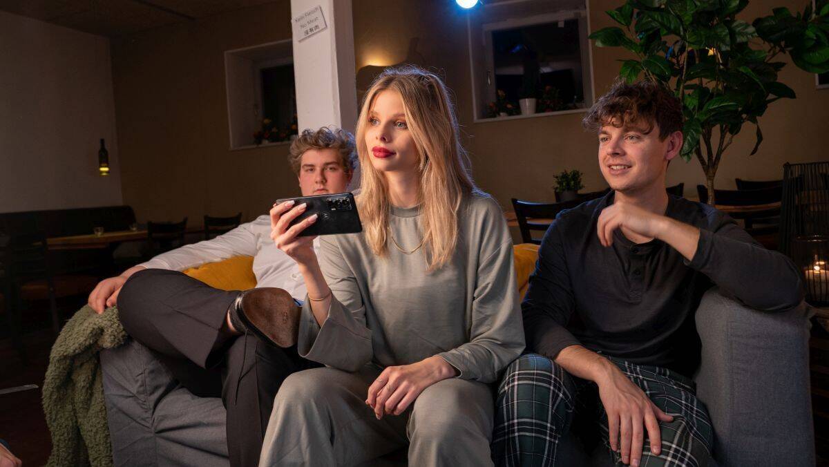 Sie sind jung, ambitioniert - und telefonieren mit Motorola.