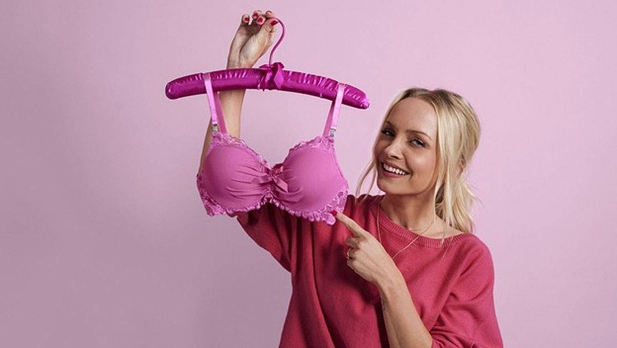  Janin Ullmann präsentiert: der pinkfarbene Bonprix-BH mit kratziger Macke.