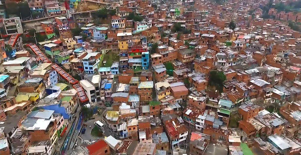 Wenn Werbung nationale Probleme löst: Sparen mit der "Payphone Bank" in Kolumbien.