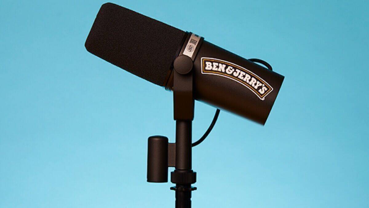 Das wird ein unterhaltsam-eisiger Podcast von Ben & Jerry's.