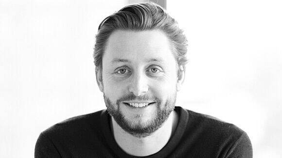 Tim Böker ist Kommunikationsdesigner und Gründer der E-Commerce-Agentur Kommerz.